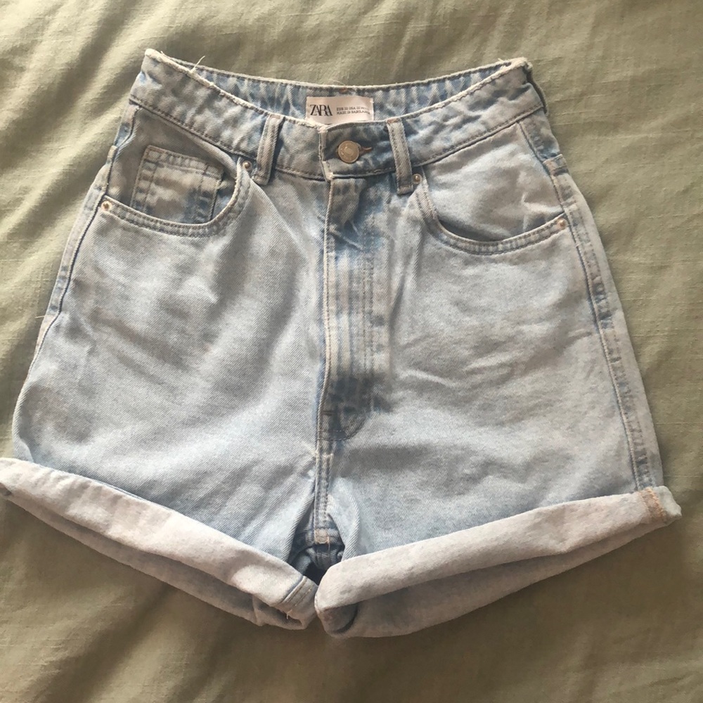 Light wash Zara denim shorts